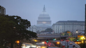 “الكونجرس” يتوصل لقانون يجنب الولايات المتحدة الإغلاق الحكومي