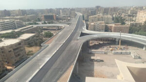 وزير الإسكان يتابع موقف تنفيذ مشروع محور “عمرو بن العاص” الحر بمحافظة الجيزة