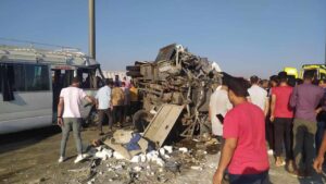 8 مصابين في انقلاب ميكروباص على الطريق الدائري الأوسطي بالجيزة