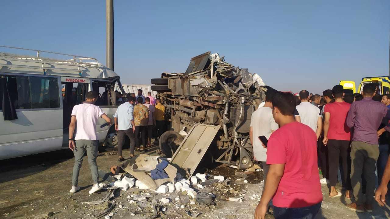 8 مصابين في انقلاب ميكروباص على الطريق الدائري الأوسطي بالجيزة