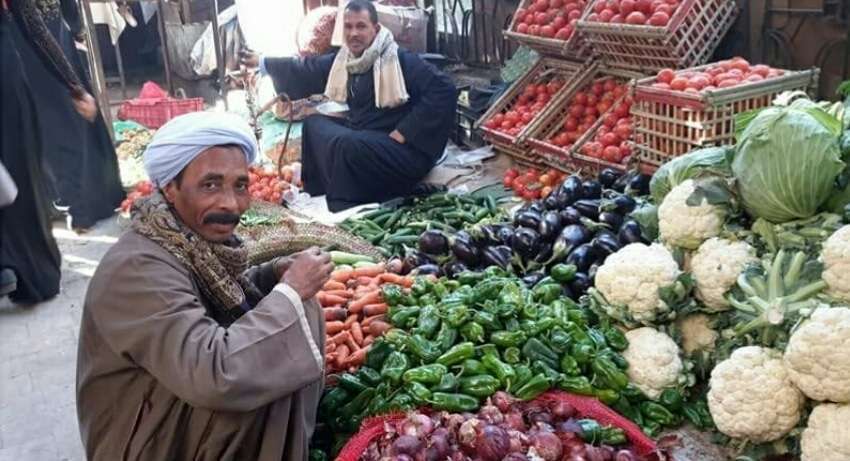أسعار الخضار والفاكهة اليوم الأربعاء