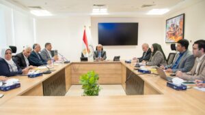 وزير الري يتابع تحصيل مستحقات الوزارة لدى الجهات المختلفة