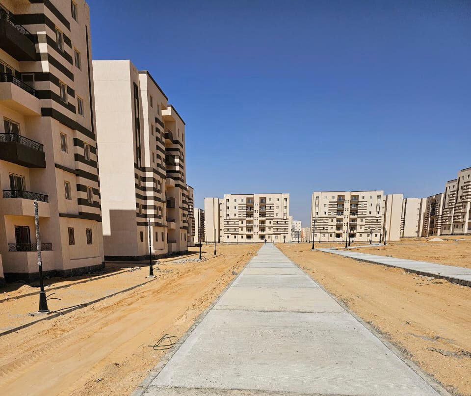 وزير الإسكان يتابع موقف تنفيذ وحدات المبادرة الرئاسية ” سكن لكل المصريين” بالمدن الجديدة