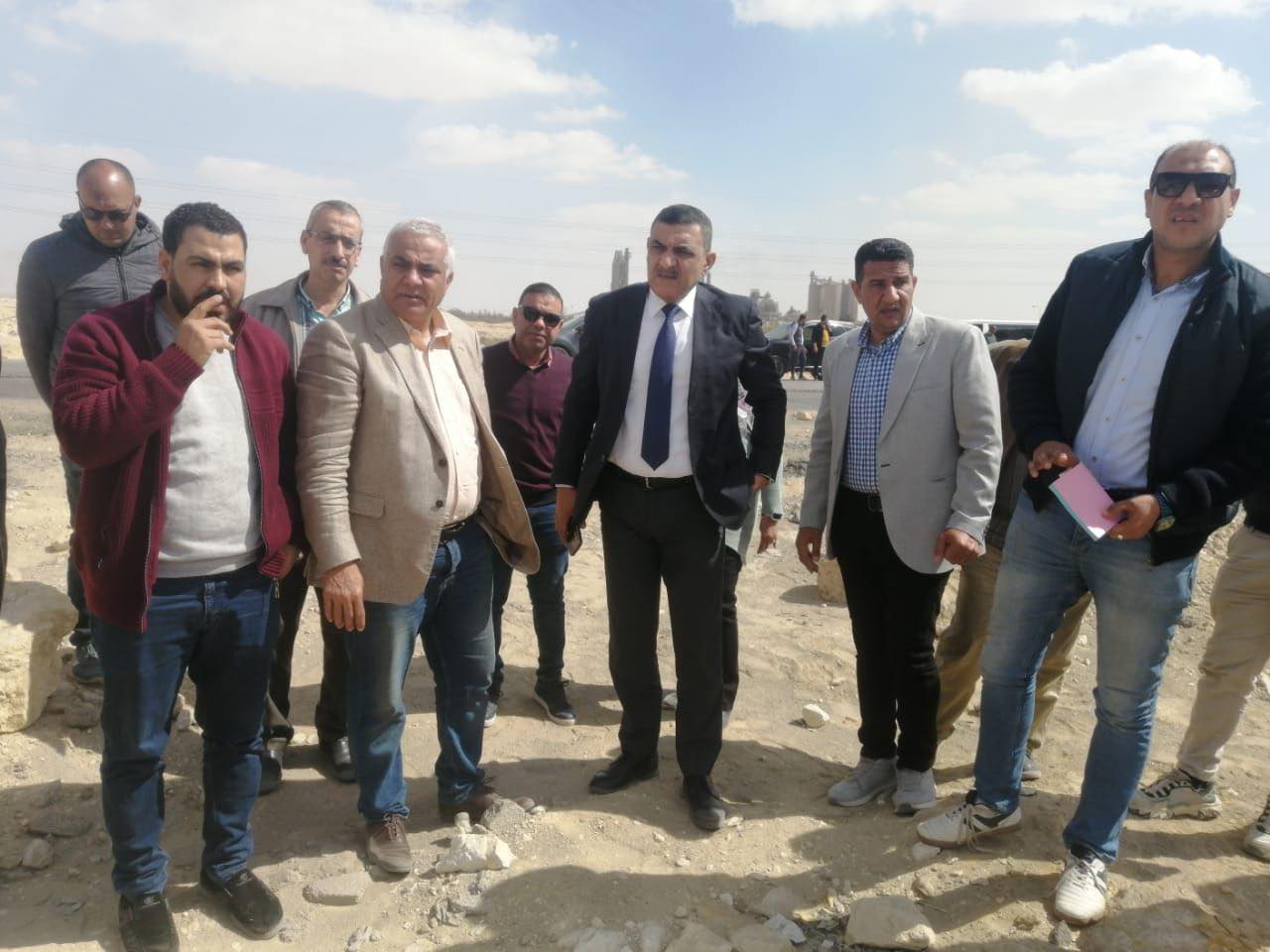مساعد نائب رئيس هيئة المجتمعات العمرانية يتابع سير العمل بمشروعات المرافق والطرق بمدينتي بنى سويف والفيوم