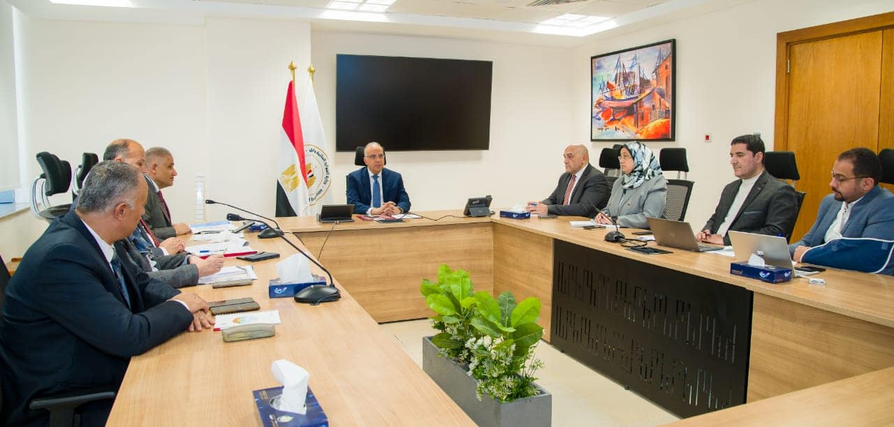 وزير الري يتابع أعمال تأهيل الترع خاصة ضمن مراكز مبادرة “حياه كريمة”