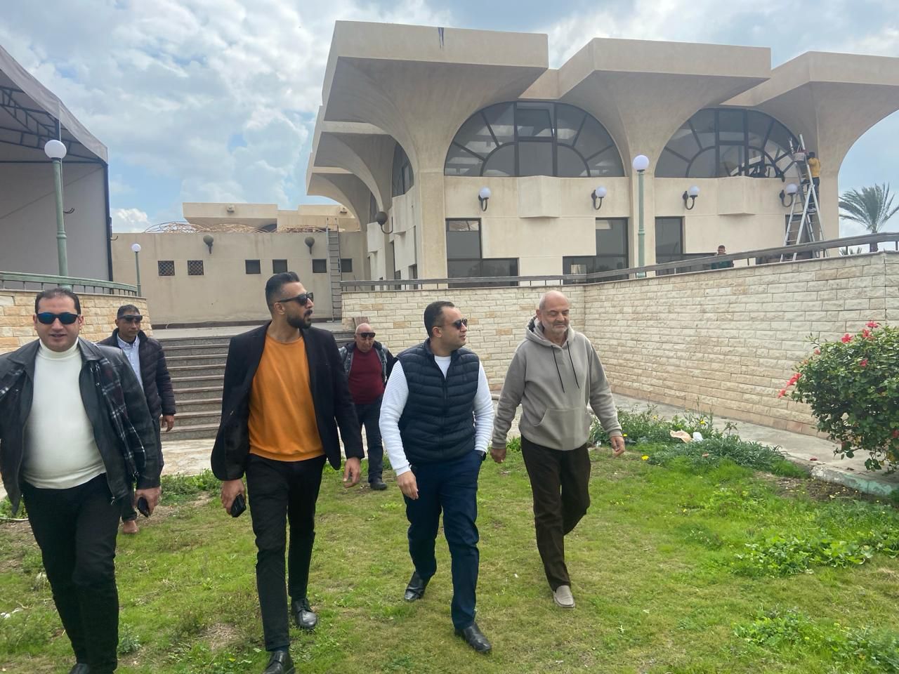 رئيس جهاز دمياط الجديدة يتفقد أعمال تأهيل مبنى المطعم والكافيتريا بالحديقة المركزية والمركز التكنولوجي