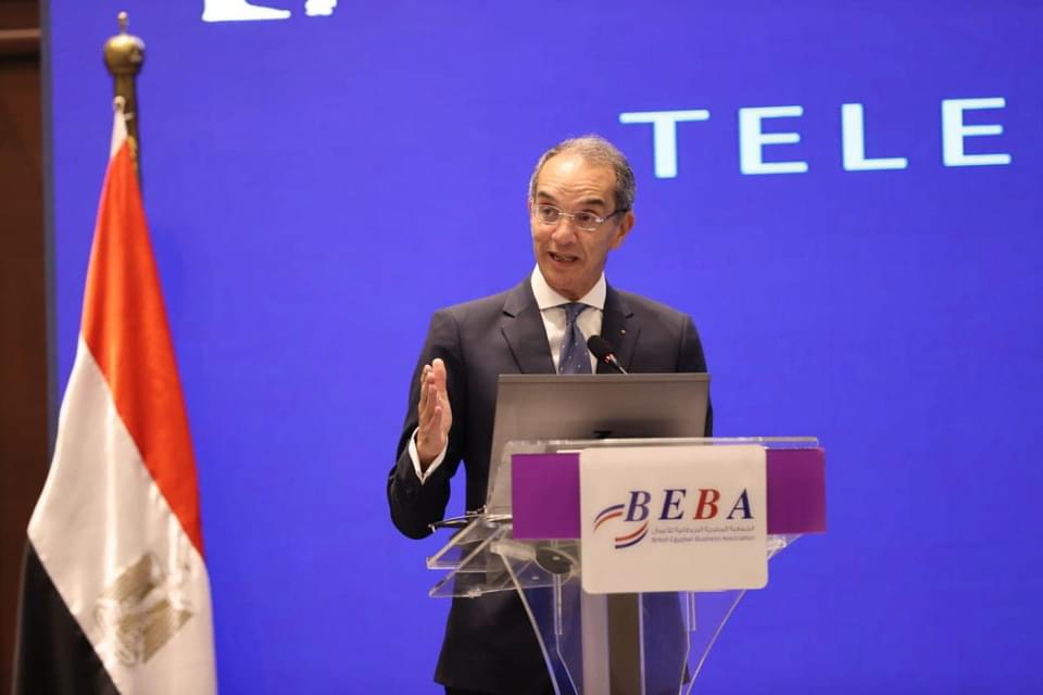 وزير الاتصالات: أهمية ضمان حيادية البيانات وتوافر الكفاءات الرقمية لجذب الاستثمارات فى مجال الذكاء الاصطناعى
