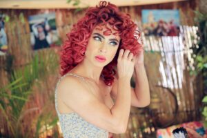 بالفيديو..   دوللي شاهين تنتهي من تصوير كليب “دوللي ست البنات”