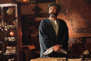 كريم عبد العزيز يكشف عن مفاجآت ونهاية غير متوقعة لمسلسل “الحشاشين”