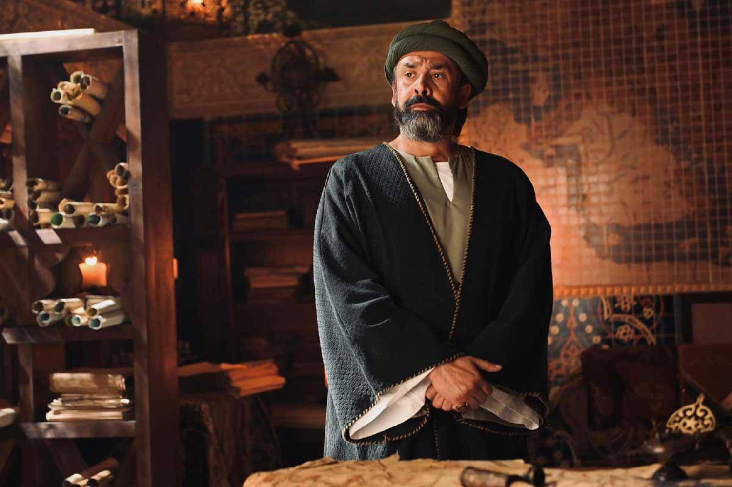 كريم عبد العزيز يكشف عن مفاجآت ونهاية غير متوقعة لمسلسل “الحشاشين”