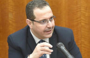 وليد عباس يوجه بالمتابعة المستمرة للمشروعات بالأراضي المخصصة للمستثمرين