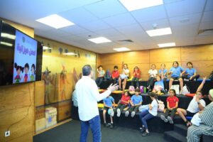 “الرقابة المالية” تستضيف 100 طالب بالمرحلة الابتدائية لتعريفهم كيفية الاستثمار والادخار بشكل مبسط