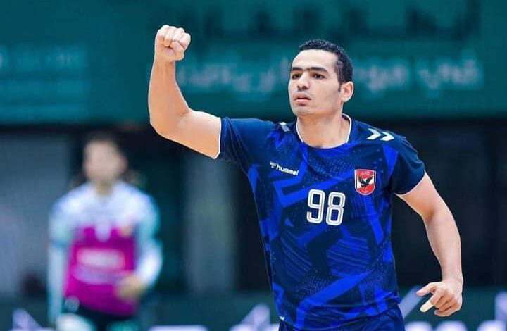عمر خالد كاستيلو لاعب الفريق الأول لكرة اليد بالنادي الأهلي