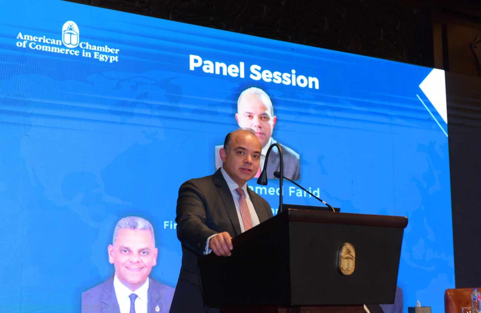 رئيس الرقابة المالية يستعرض جهود تطوير وتنمية القطاع المالي غير المصرفي مع أعضاء غرفة التجارة الأمريكية