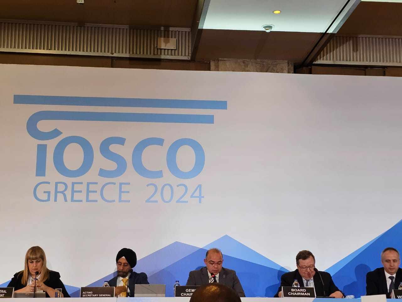 رئيس الرقابة المالية يترأس اجتماع لجنة الأسواق المالية النامية والناشئة التابعة لـ (IOSCO) باليونان