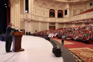 وزير الاتصالات: ملتزمون بخلق بيئة رقمية آمنة وبناء اقتصاد رقمى تنافسي