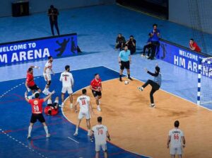 يد الأهلي يفوز على الزمالك في أولى مباريات نهائي دوري المحترفين.