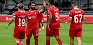 معركة قوية في “آنفيلد”: ليفربول يواجه توتنهام لانتزاع فوزٍ يُنعش آماله