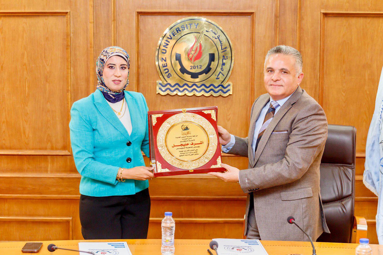 جامعة وجهاز السويس الجديدة يوقعان بروتوكول تعاون لتبادل المعلومات والاستفادة من الخبرات