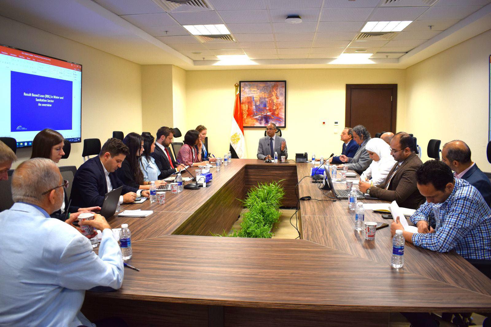 بالتعاون مع بنك الاستثمار الأوروبي.. وزير الإسكان يتابع موقف تنفيذ مشروعات مياه الشرب والصرف الصحي