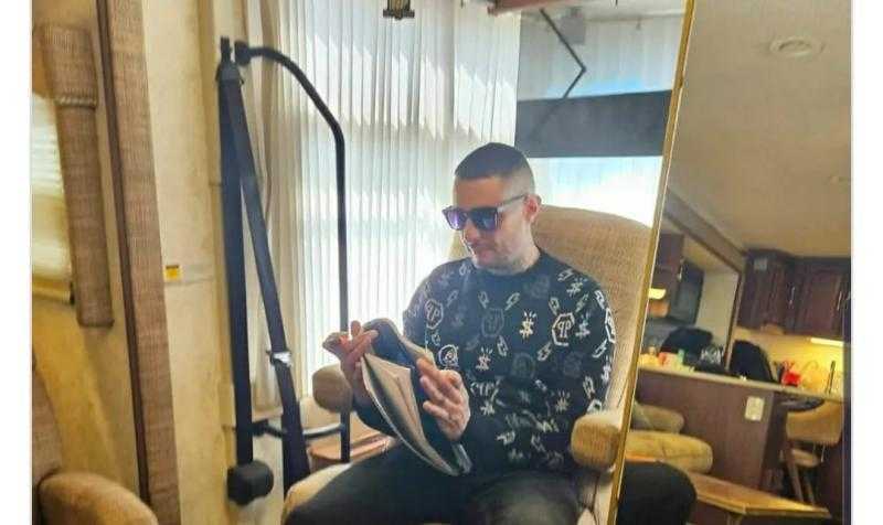 أحمد الفيشاوي يحتفل بالعرض الأول لفيلمه الجديد بنقدر ظروفك