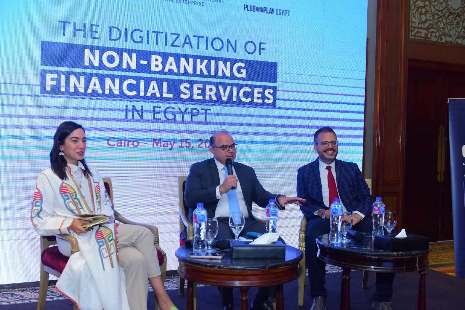 رئيس الرقابة المالية يستعرض جهود التحول الرقمي بالقطاع المالي غير المصرفي أمام ممثلي مجتمع الأعمال