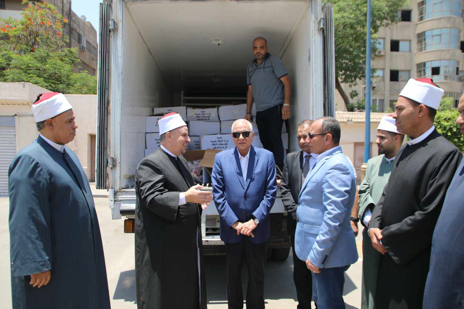 ٢ طن لحوم صكوك الاضاحي توزعهم الجيزة علي الأسر الأولي بالرعاية