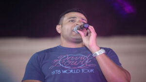 محمد نور يحيي حفلًا غنائيًا في النادي الأهلي ثانى أيام العيد