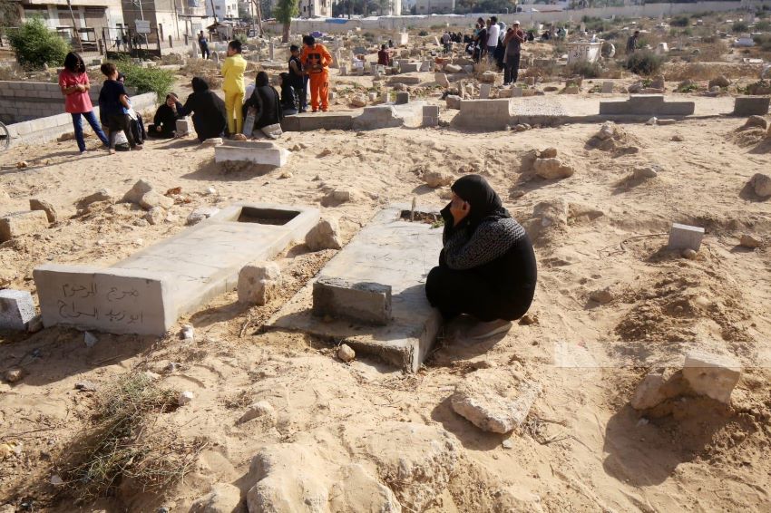 الحزن يخيم على غزة في أول أيام العيد.. وحصيلة الشهداء ترتفع لـ 37337