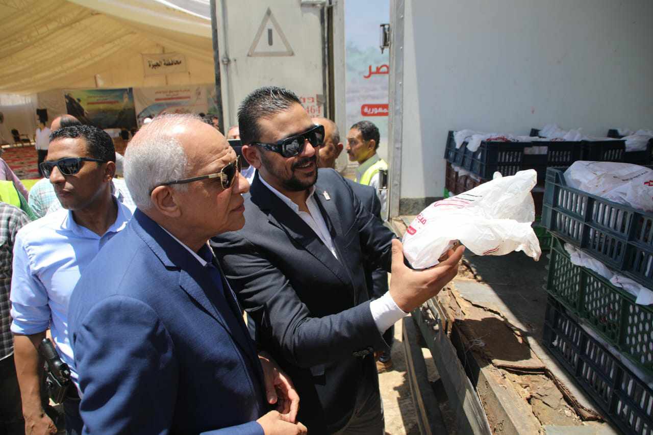 الجيزة توزع 12.5 طن من لحوم الأضاحي علي 6250 أسرة