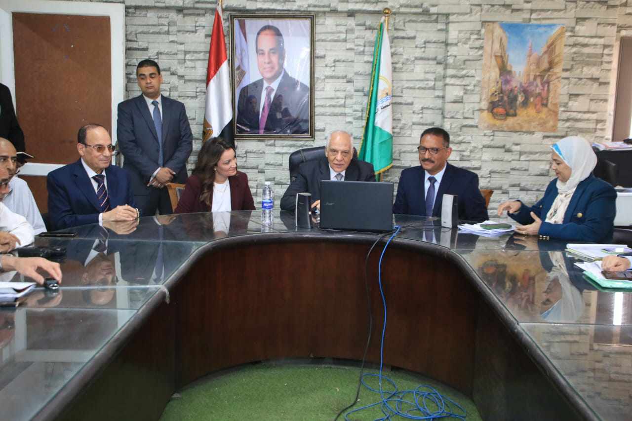 محافظ الجيزة يتابع سير امتحانات الثانوية العامة في مادة اللغة العربية بمدارس الدقى وجنوب الجيزة