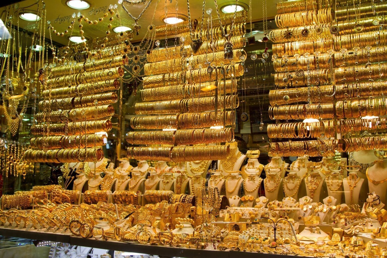 الذهب يسجل ارتفاع بنسبة 4.2% خلال الربع الثاني من 2024