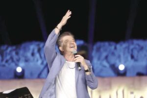 وليد توفيق يحيي حفل غنائي في الساحل الشمالي