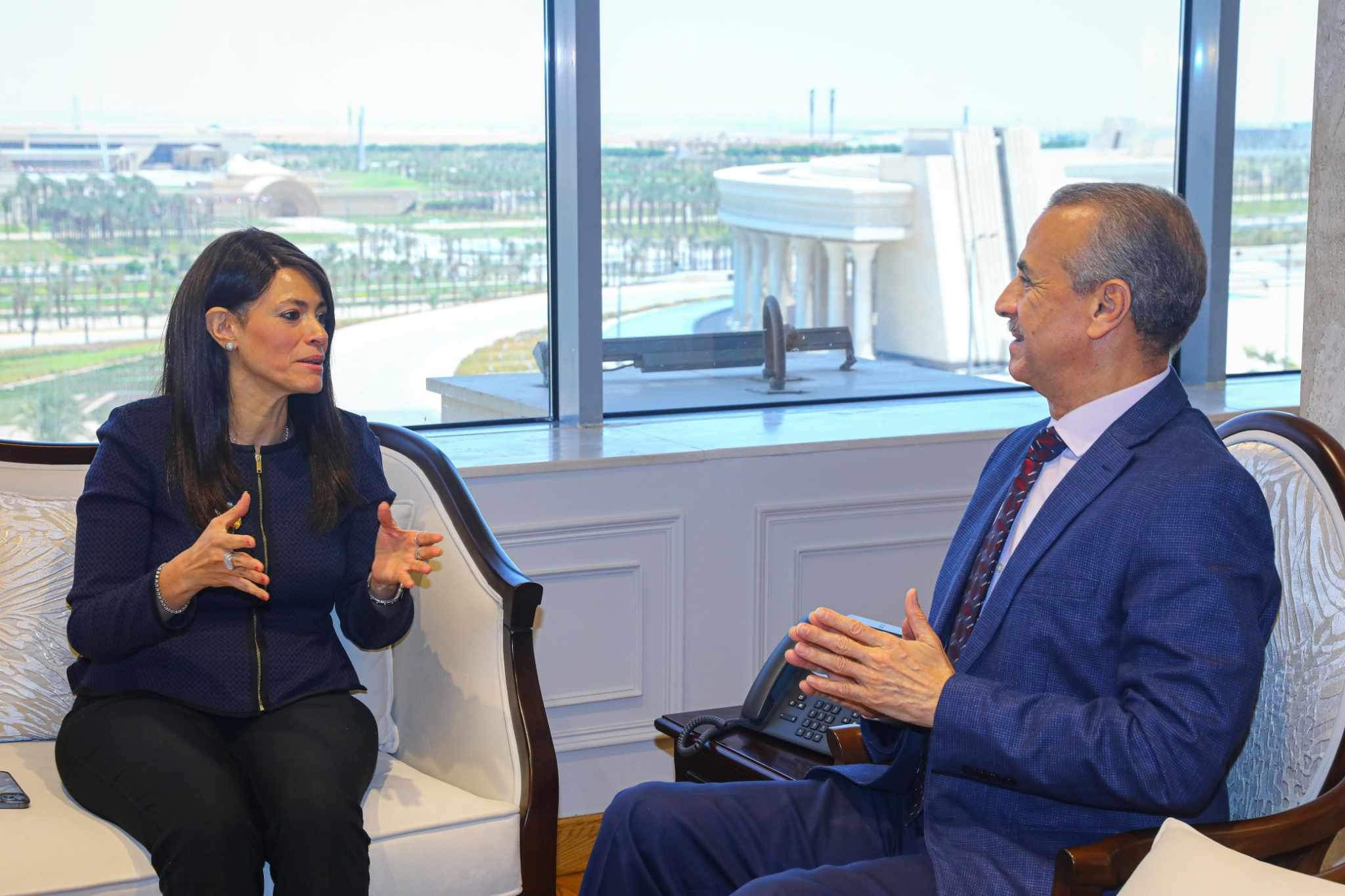 المشاط وبركات يبحثان تطوير البنية المعلوماتية والرقمية لجهاز الإحصاء