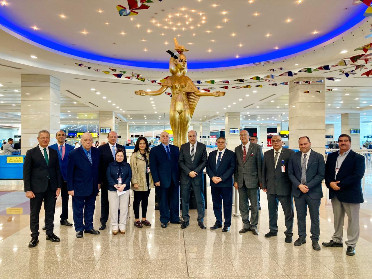 وزير الطيران المدني يتفقد مبنى الركاب ( ٢ و ٣) بمطار القاهرة الدولي