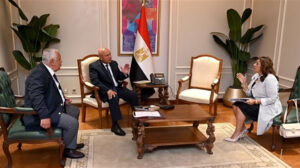 كامل الوزير يبحث مع رئيس المجلس التصديري للملابس الجاهزة سبل التنمية