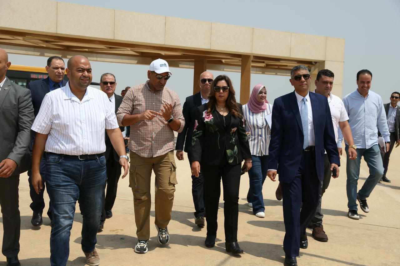 أولى الجولات الميدانية لوزيرة التنمية المحلية ومحافظ الجيزة معا