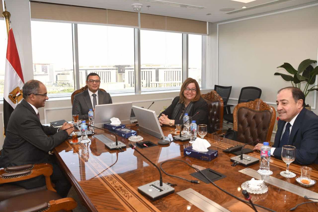 وزير الإسكان يتابع موقف تنفيذ الوحدات السكنية ضمن المبادرة الرئاسية سكن لكل المصريين
