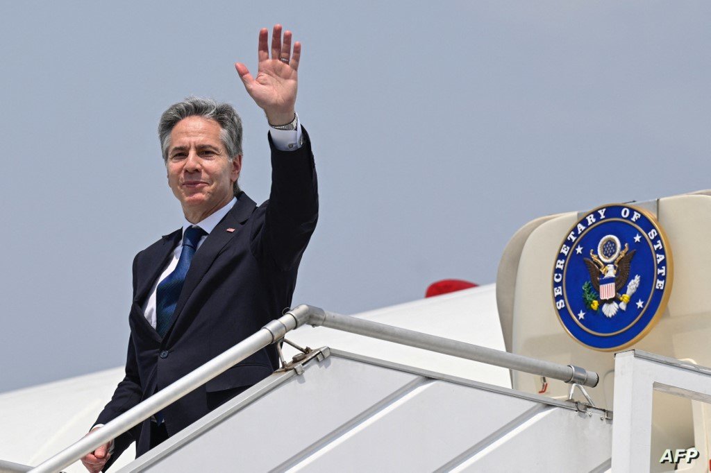 بلينكن يصل إلى إسرائيل لدفع وقف إطلاق النار في غزة