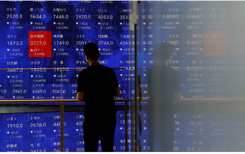 انهيار كبير في البورصة اليابانية .. و”نيكي” يسجل أسوأ خسارة في يوم واحد