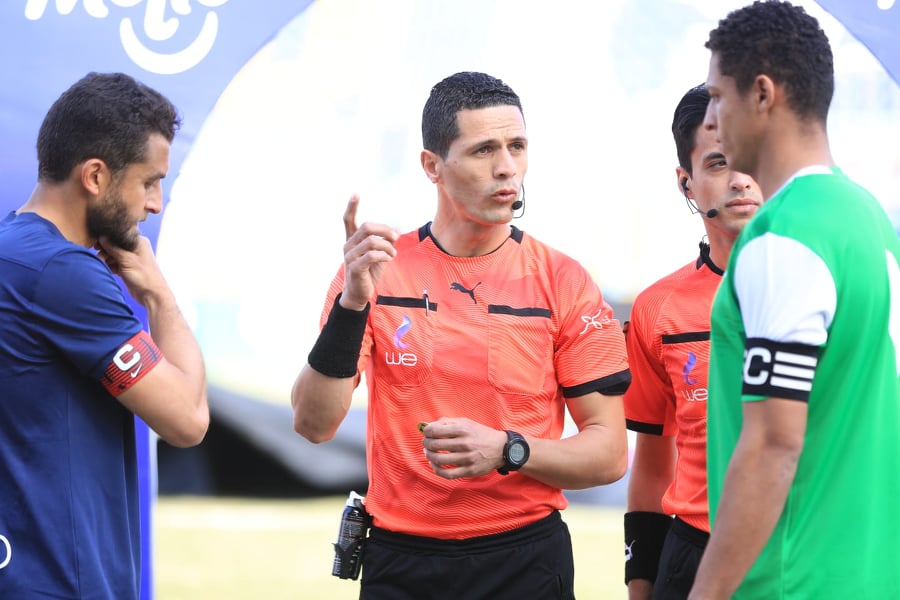 محمود وفا حكماً لمواجهة سموحة والإسماعيلي بالدوري