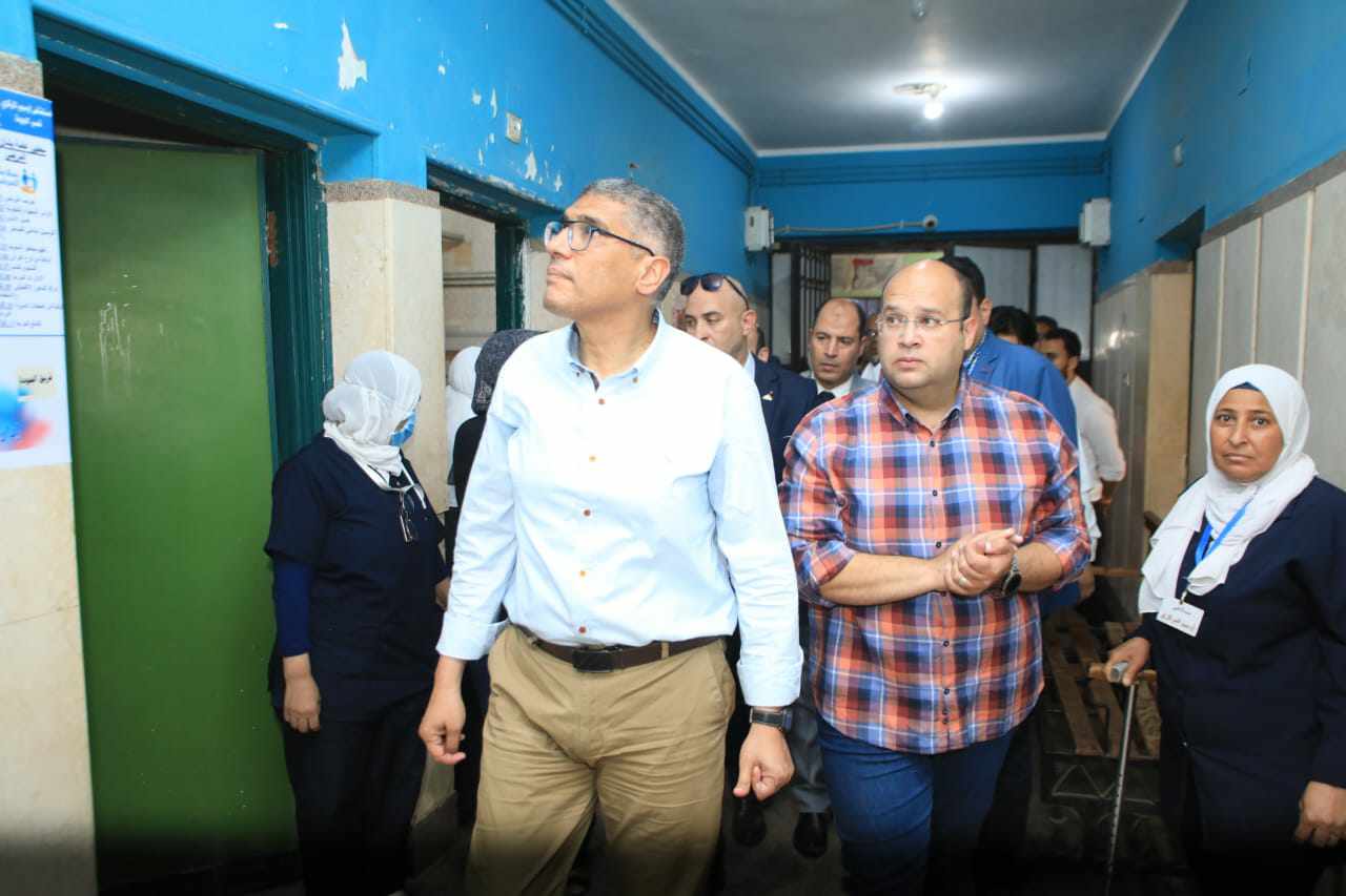 جولة لمحافظ الجيزة بمستشفي أوسيم المركزي