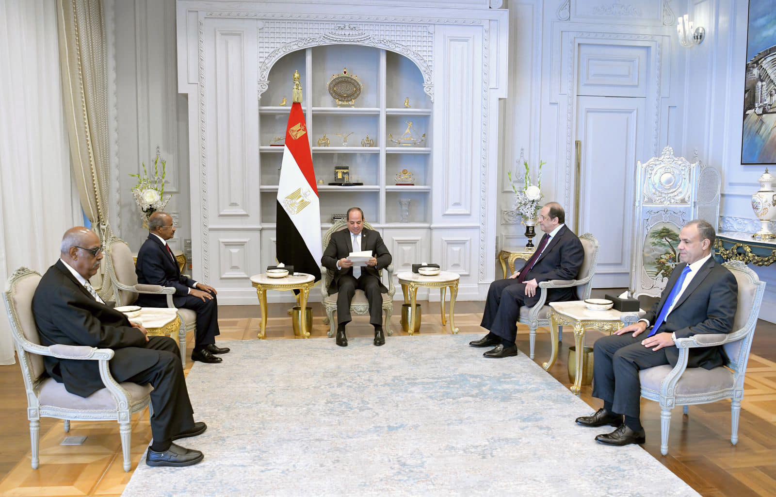 السيسي يتسلم رسالة خطية من الرئيس الإريتري