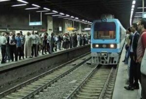 فتاة تلقي بنفسها أمام مترو الدمرداش.. والتحقيقات تكشف التفاصيل