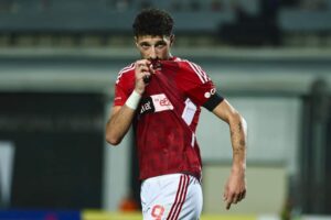 الأهلي ينفي الأخبار المتداولة بشأن رحيل وسام أبو علي عن الفريق