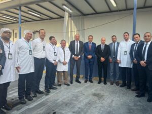 وزير الطيران المدني يتفقد تيسير إجراءات السفر والوصول في مطار القاهرة الدولي