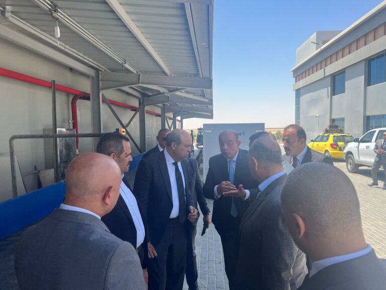 وزير الطيران المدني