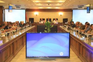 اجتماع موسع لـ”محافظ الجيزة ورؤساء الأحياء والمراكز” لمتابعة ملف التصالح