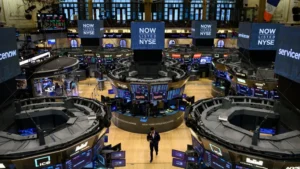 وسط مخاوف من ركود أمريكي.. تراجعات حادة في أسواق الأسهم العالمية  