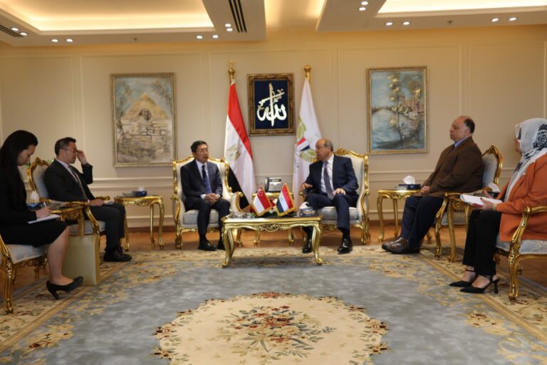 وزير الطيران المدني